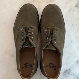 Worn once. No creases. Original laces. Olive green.